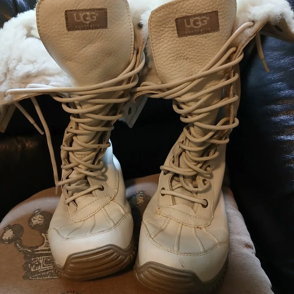 UGG Tall Adirondack Boot White - Picture 8 of 11